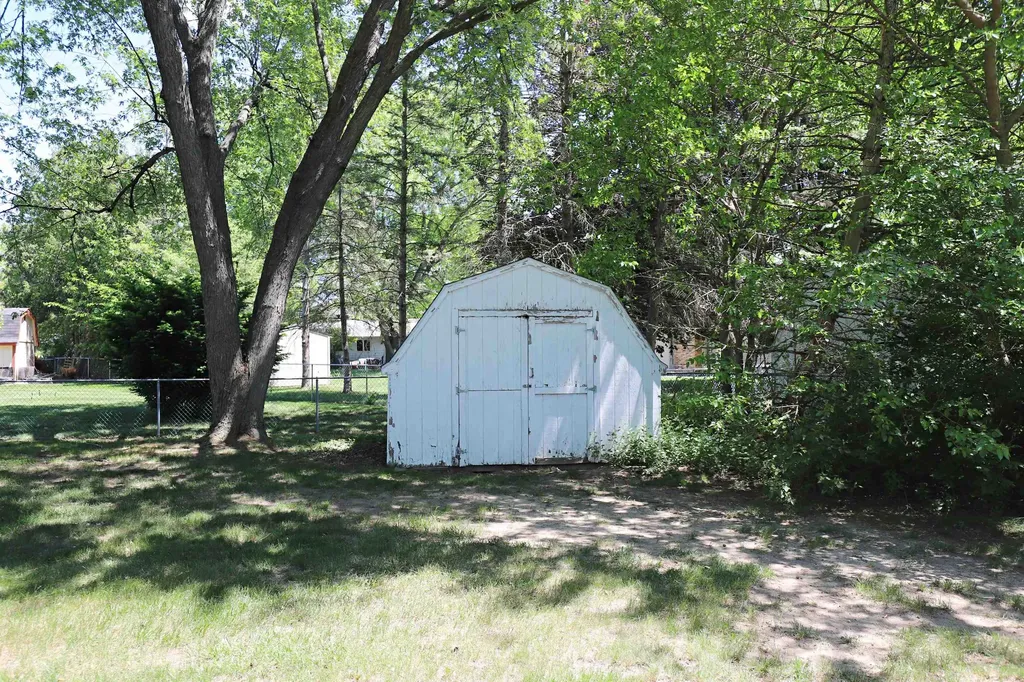 1536 Suzanne Court Flushing City MI 48433