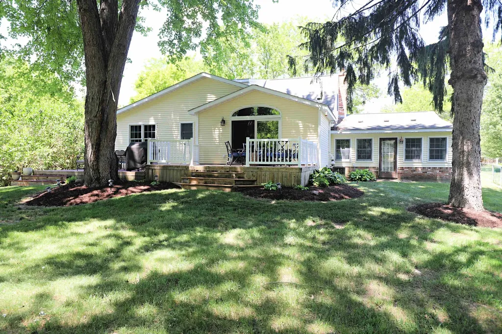 1536 Suzanne Court Flushing City MI 48433