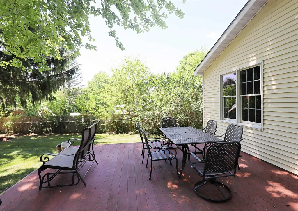 1536 Suzanne Court Flushing City MI 48433