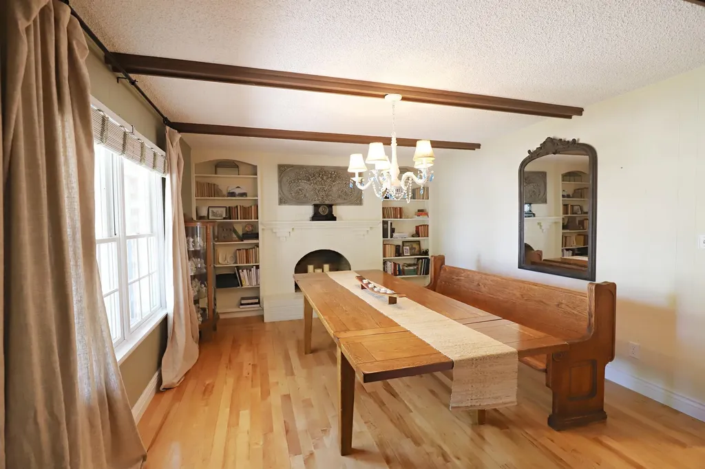 1536 Suzanne Court Flushing City MI 48433
