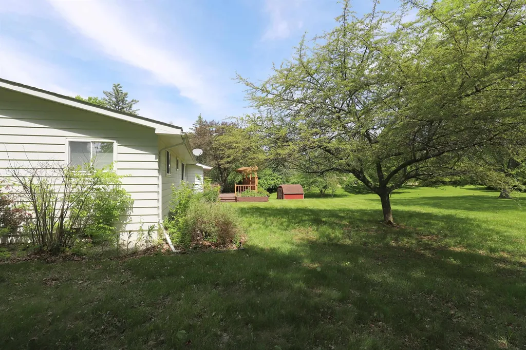 3306 Woodvalley Drive Flushing Charter Township MI 48433