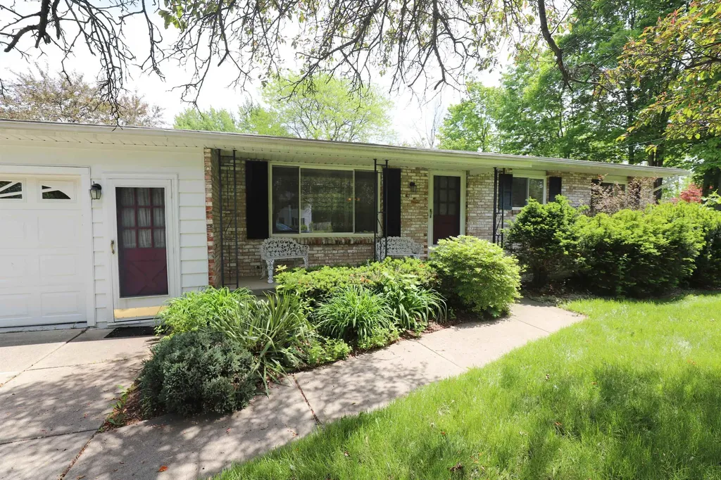 3306 Woodvalley Drive Flushing Charter Township MI 48433