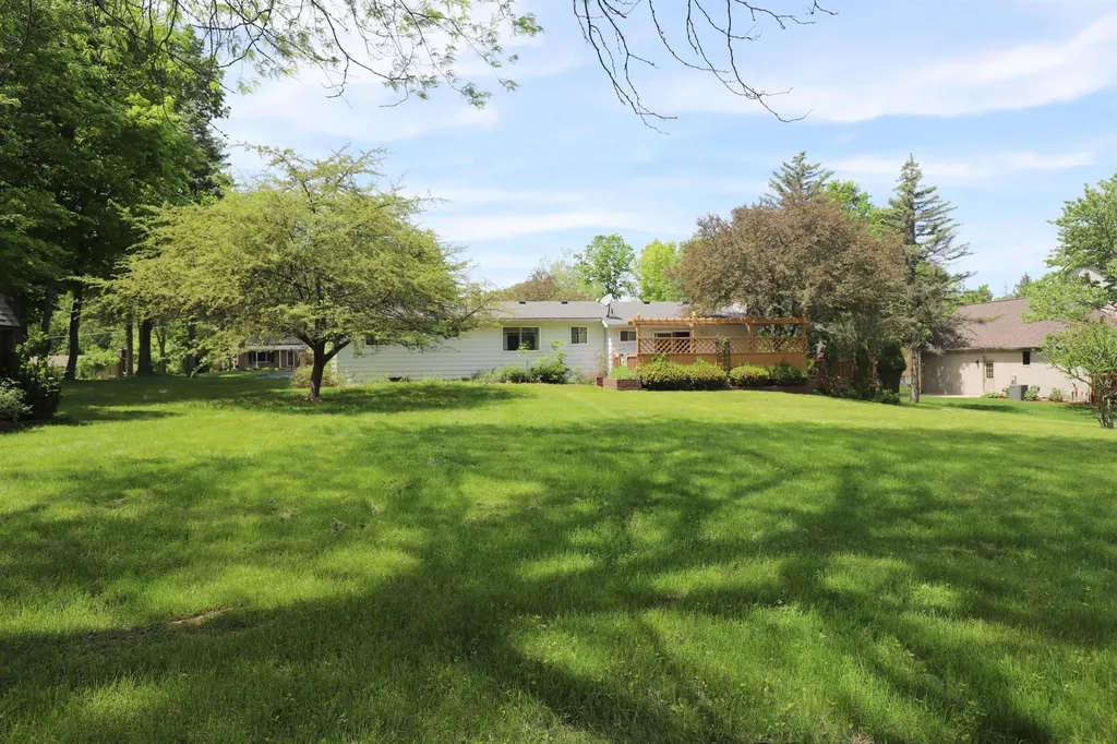 3306 Woodvalley Drive Flushing Charter Township MI 48433