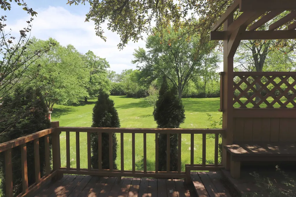 3306 Woodvalley Drive Flushing Charter Township MI 48433