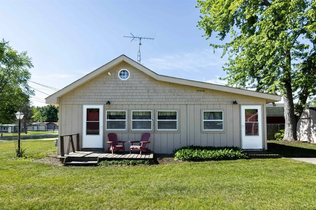 10388 Hunters Trail Garfield Township MI 48632