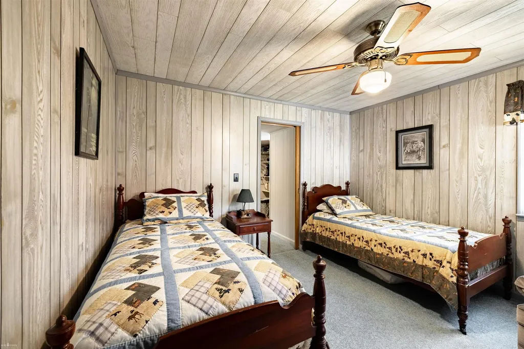 10388 Hunters Trail Garfield Township MI 48632