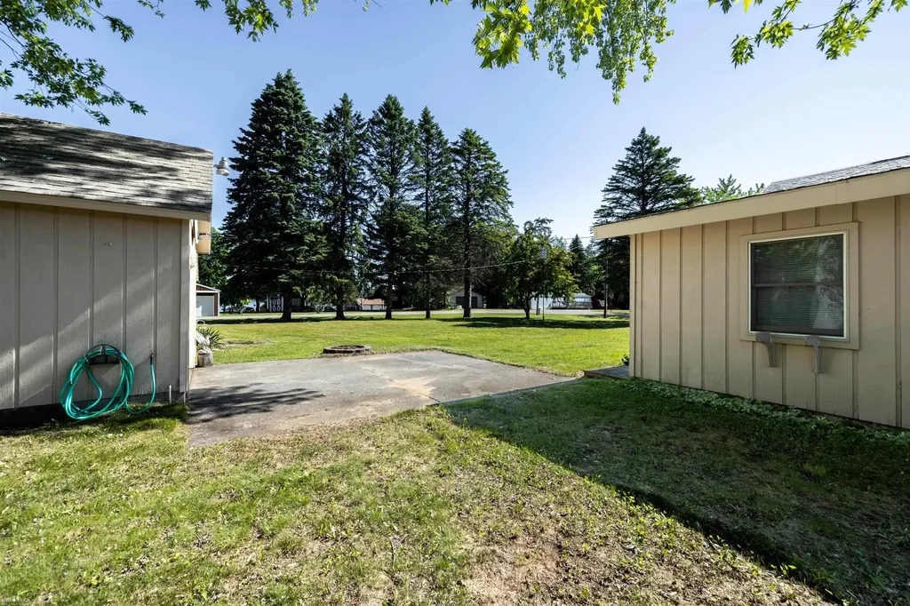 10388 Hunters Trail Garfield Township MI 48632