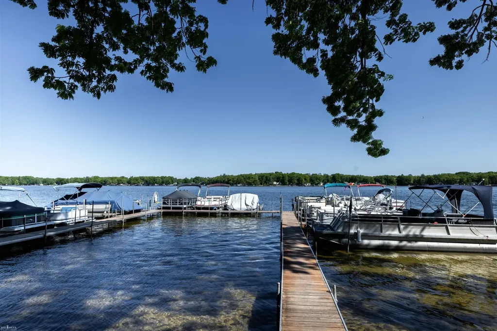 10388 Hunters Trail Garfield Township MI 48632