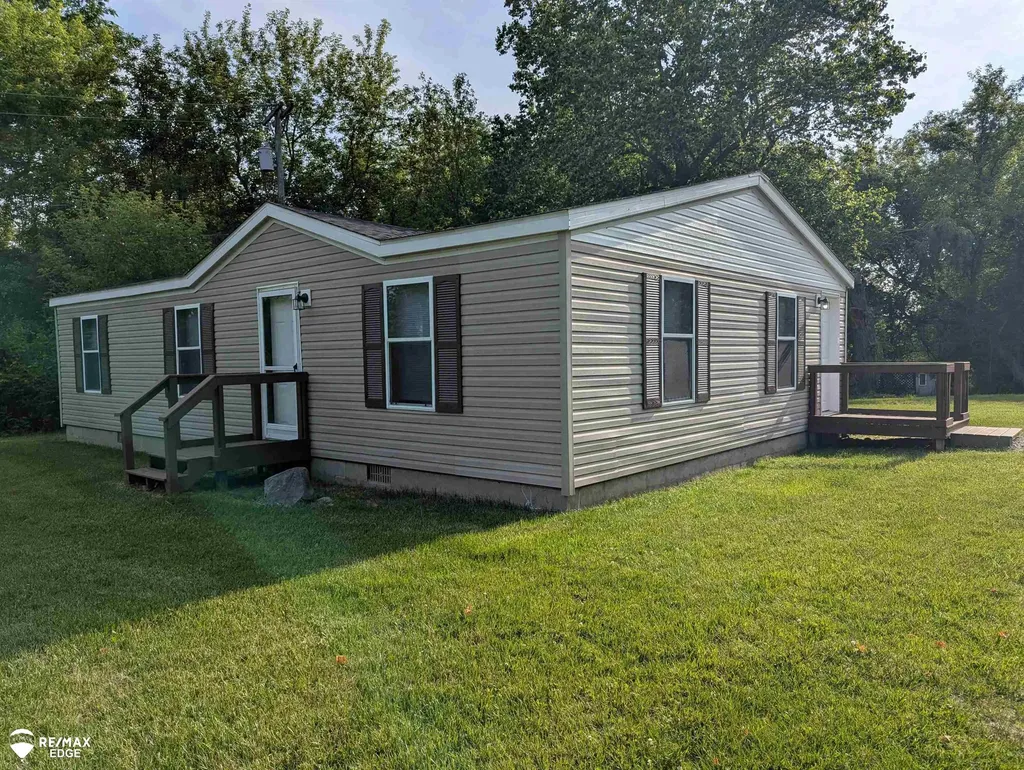 6283 Hart Lake Road Otter Lake Village MI 48464