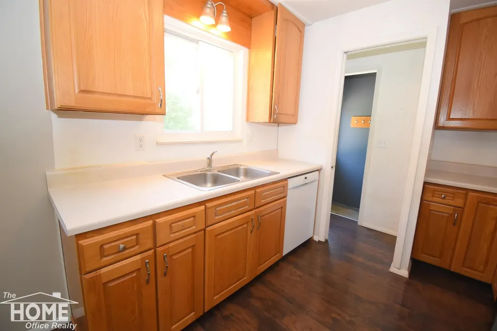 505 Wild Oak Lane Perry City MI 48872