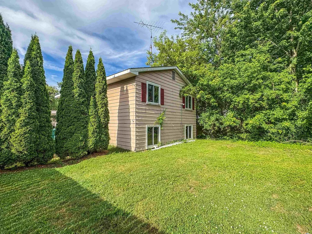 343 Beach Street Mt. Morris City MI 48458