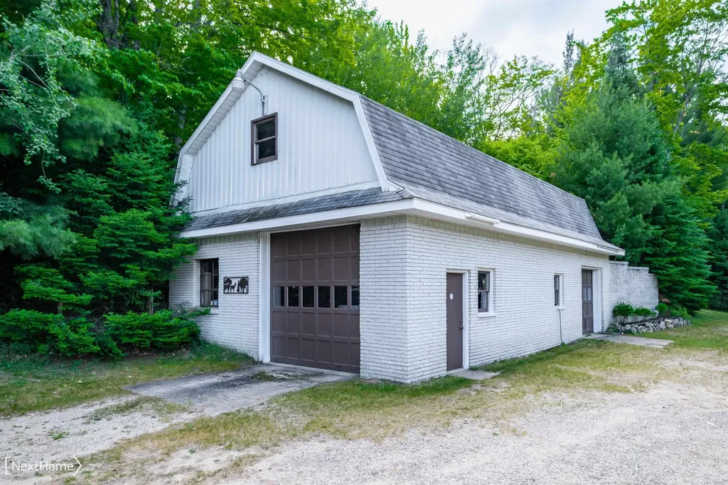 1557 W Eddy School Road Kearney Township MI 49615