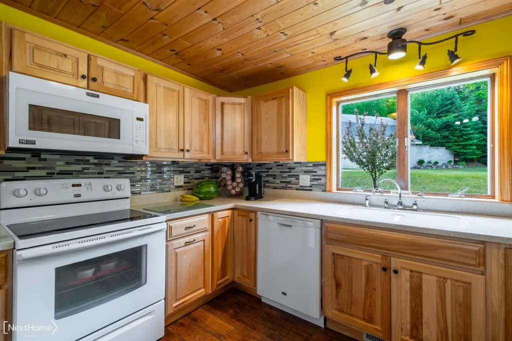 1557 W Eddy School Road Kearney Township MI 49615