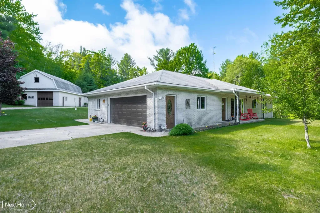 1557 W Eddy School Road Kearney Township MI 49615