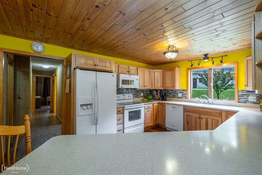 1557 W Eddy School Road Kearney Township MI 49615