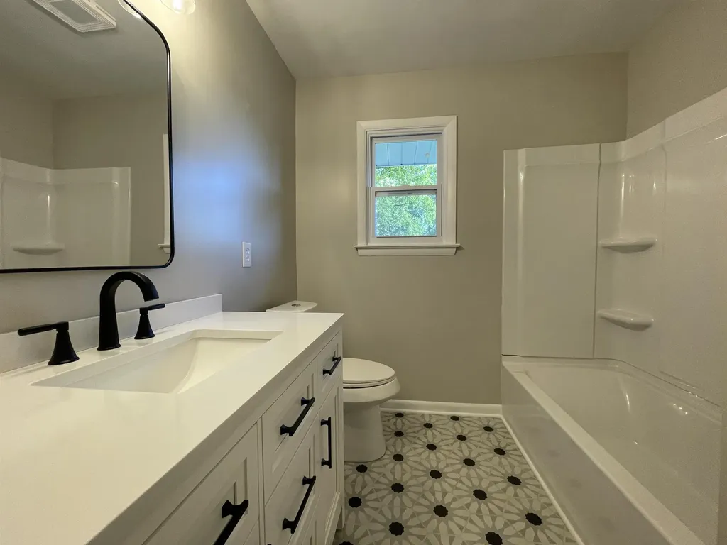 114 E Henry Street Flushing City MI 48433