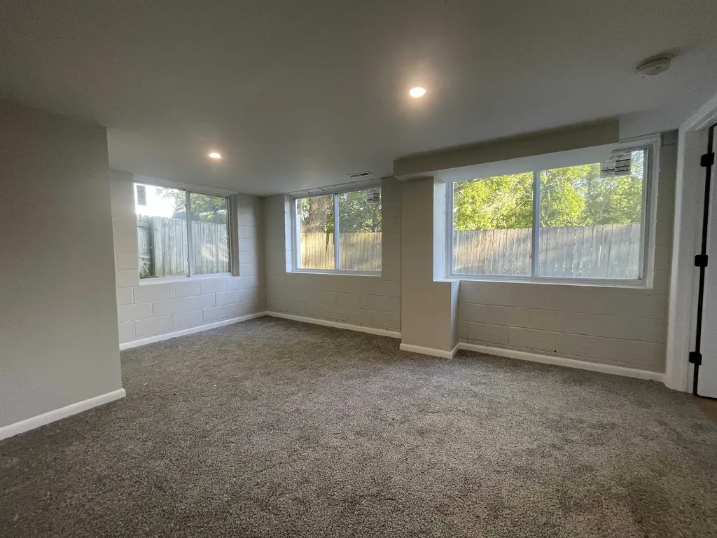114 E Henry Street Flushing City MI 48433