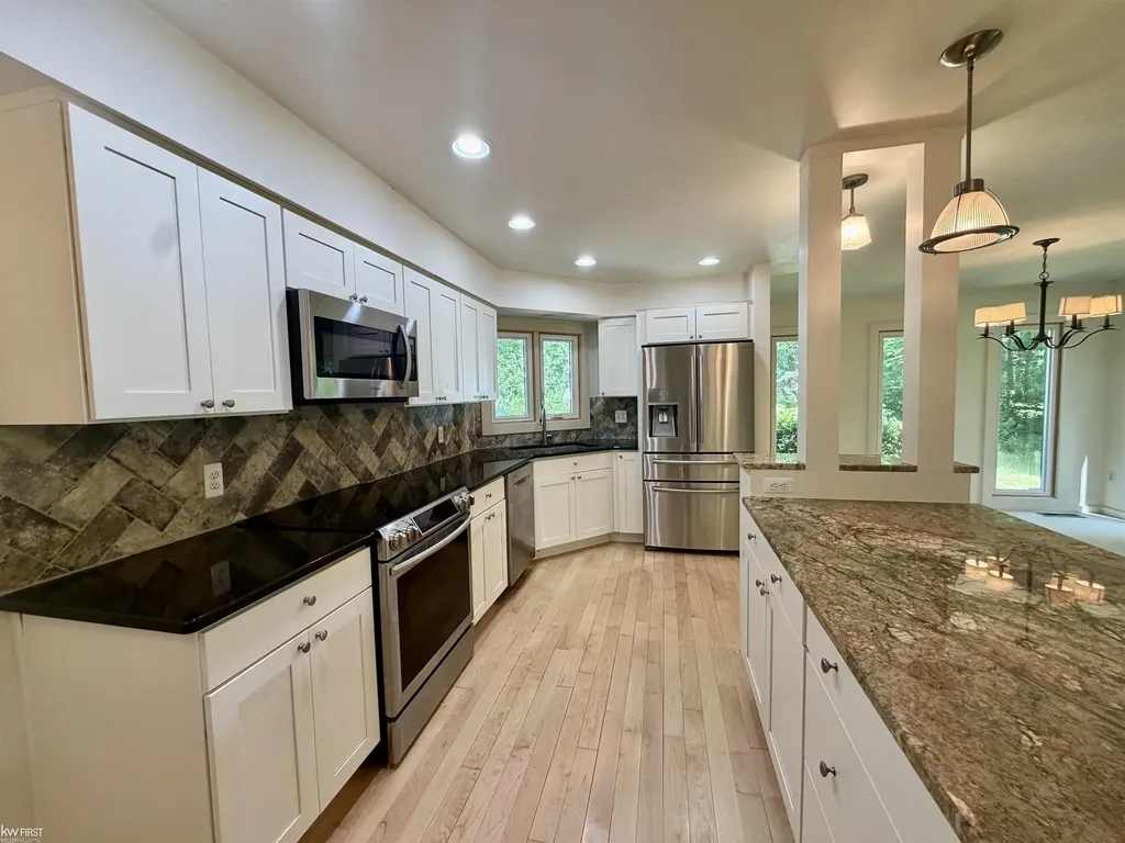 11820 Big Lake Road Springfield Charter Township MI 48350