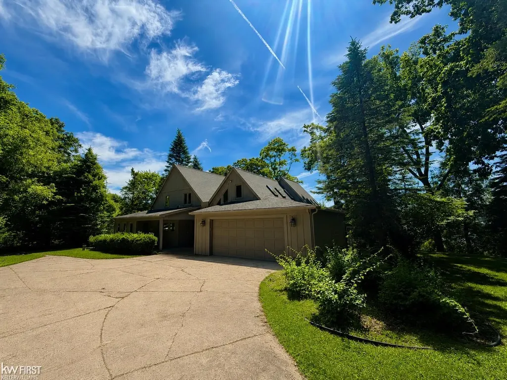 11820 Big Lake Road Springfield Charter Township MI 48350