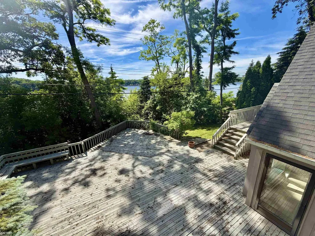 11820 Big Lake Road Springfield Charter Township MI 48350