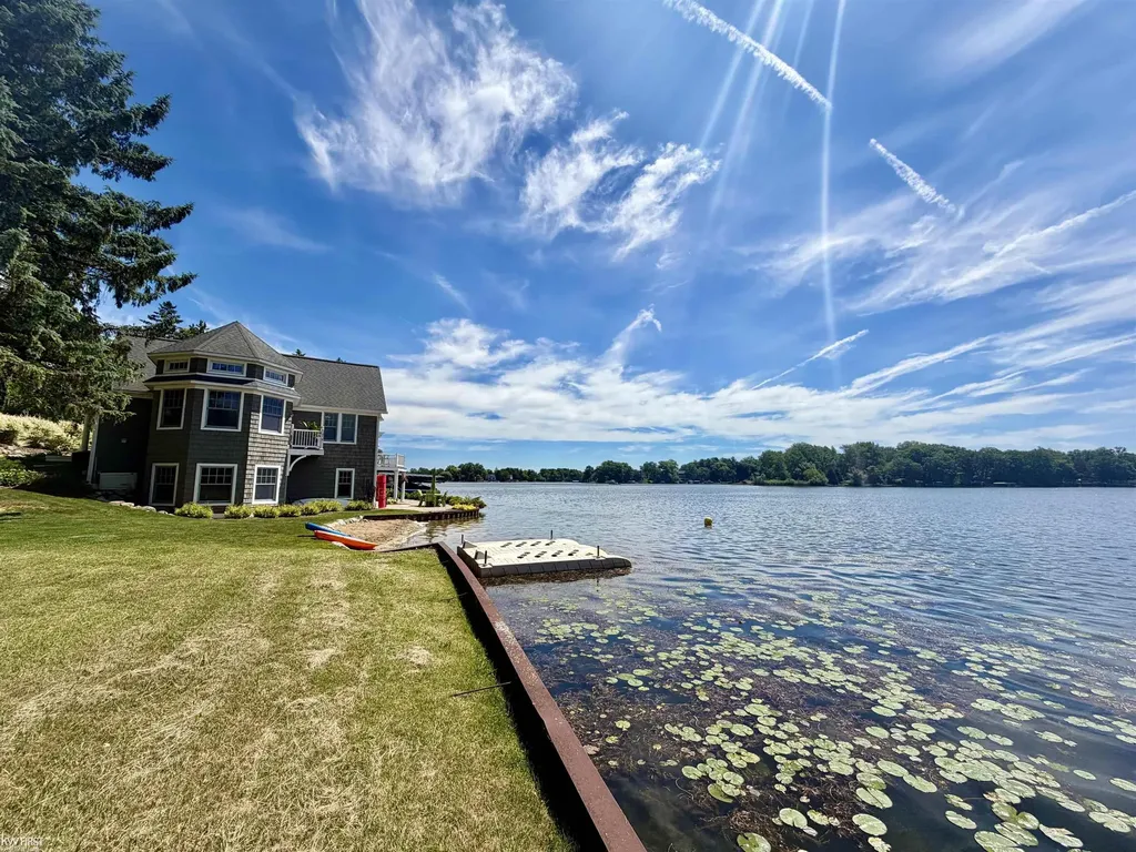 11820 Big Lake Road Springfield Charter Township MI 48350
