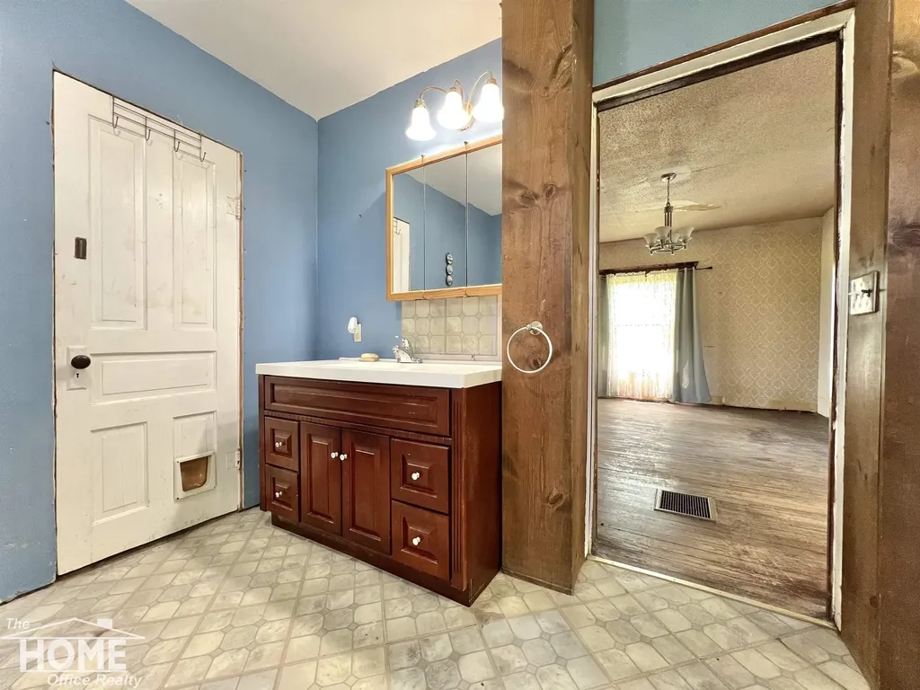 2687 N Geeck Road Caledonia Charter Township MI 48817
