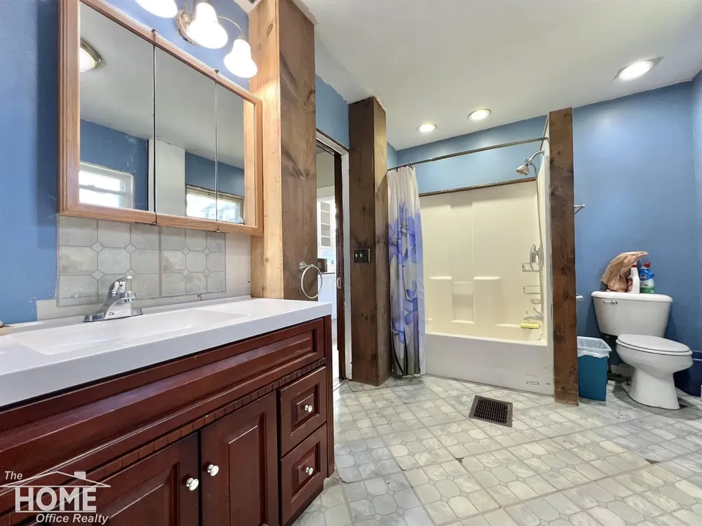2687 N Geeck Road Caledonia Charter Township MI 48817