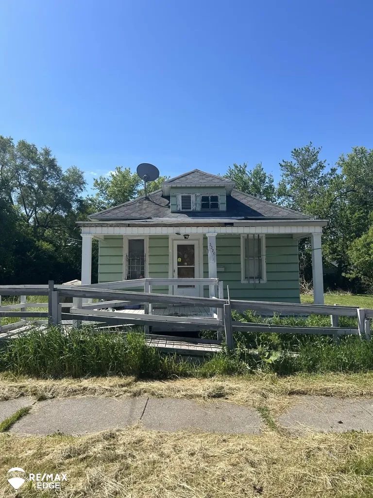 3326 Ruckle Street Saginaw City MI 48601