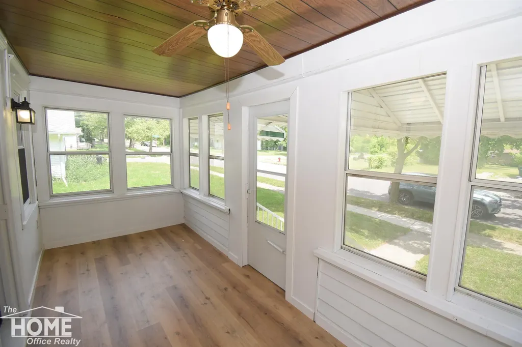 1106 Regent Street Lansing City MI 48912