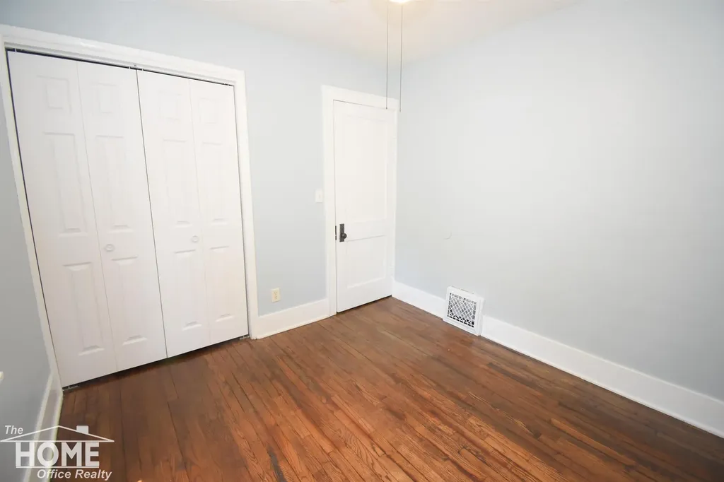 1106 Regent Street Lansing City MI 48912