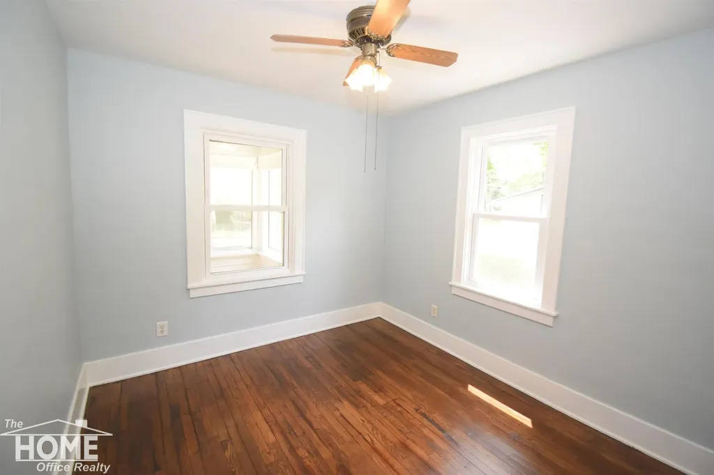 1106 Regent Street Lansing City MI 48912