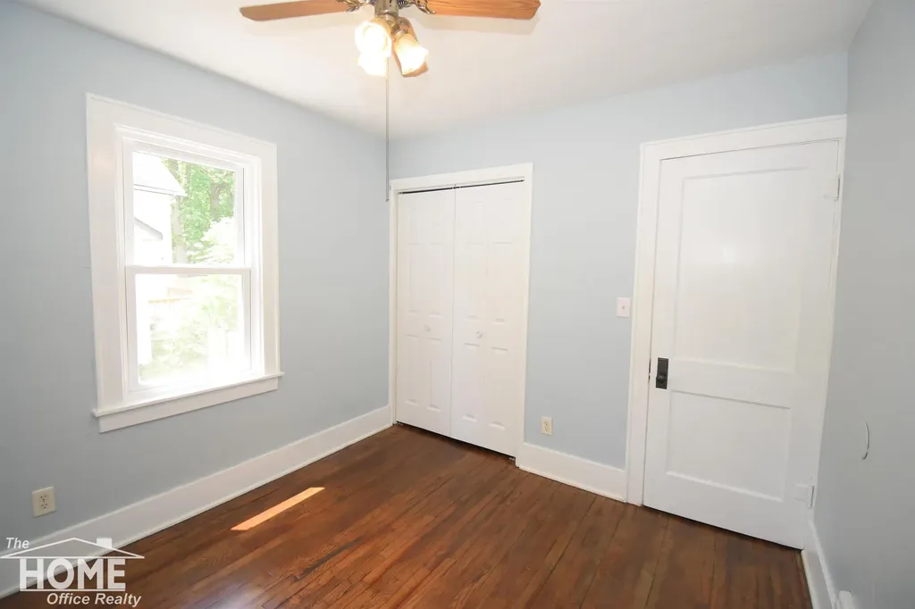 1106 Regent Street Lansing City MI 48912