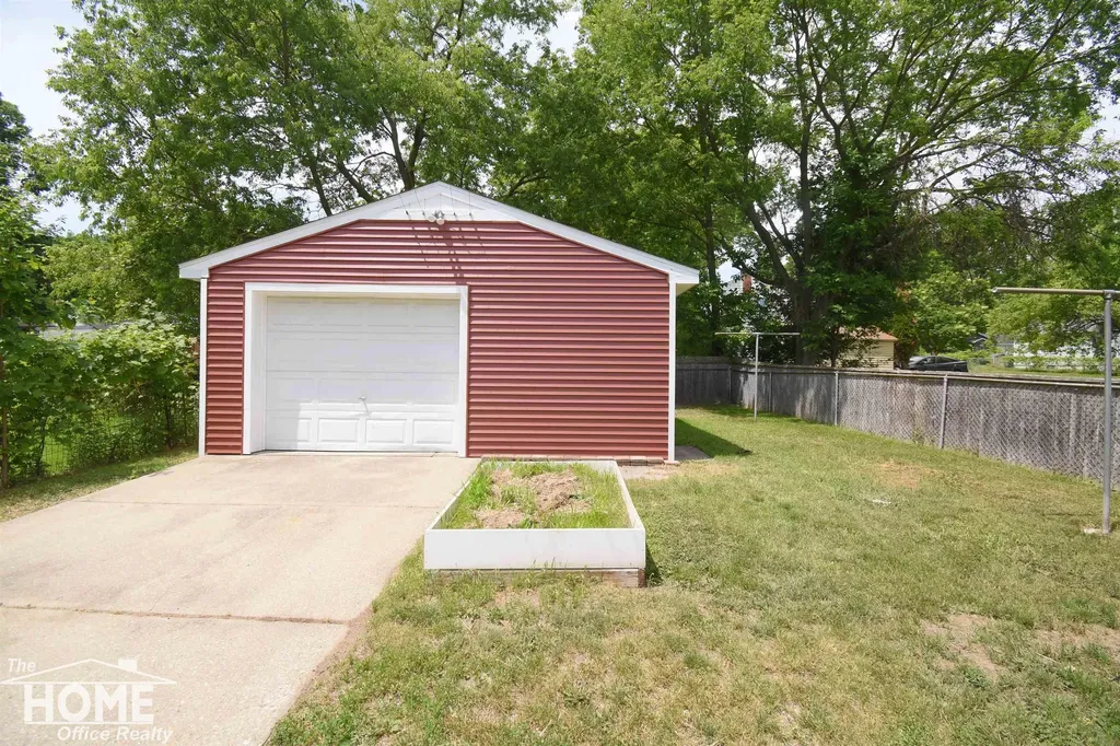 1106 Regent Street Lansing City MI 48912