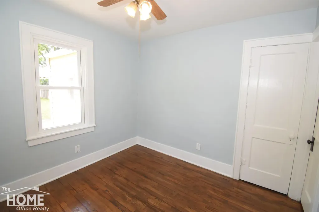 1106 Regent Street Lansing City MI 48912