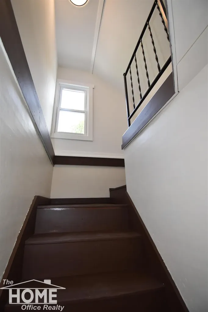 1106 Regent Street Lansing City MI 48912