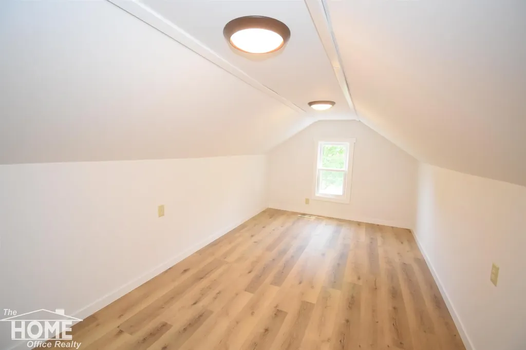 1106 Regent Street Lansing City MI 48912