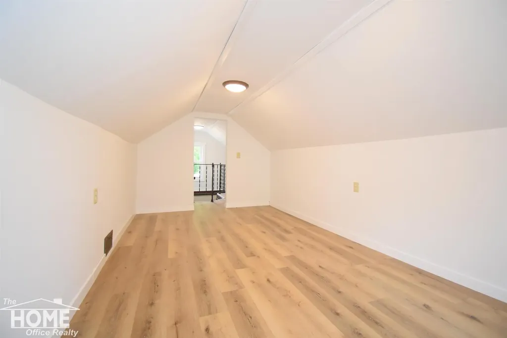 1106 Regent Street Lansing City MI 48912