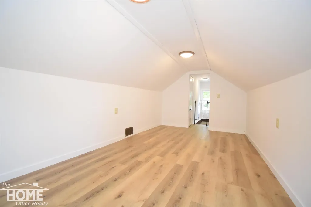 1106 Regent Street Lansing City MI 48912