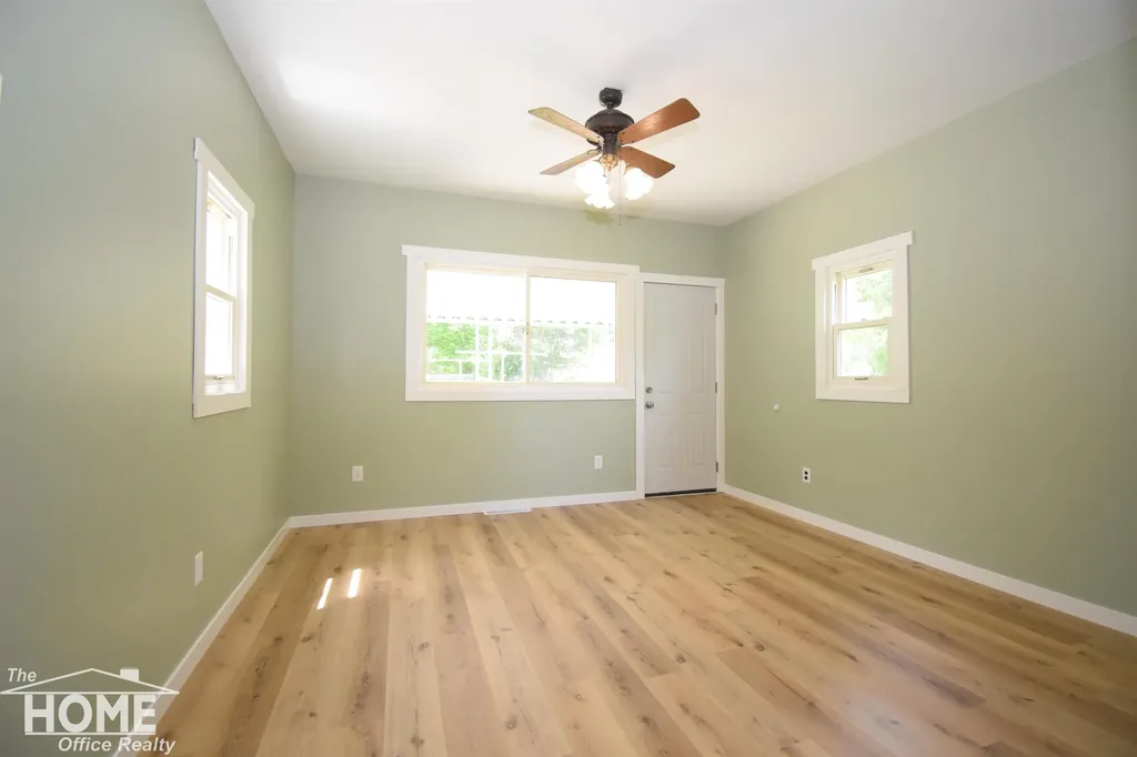 1106 Regent Street Lansing City MI 48912