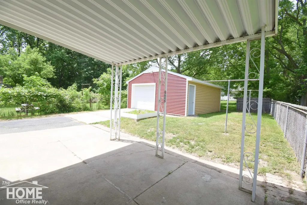 1106 Regent Street Lansing City MI 48912