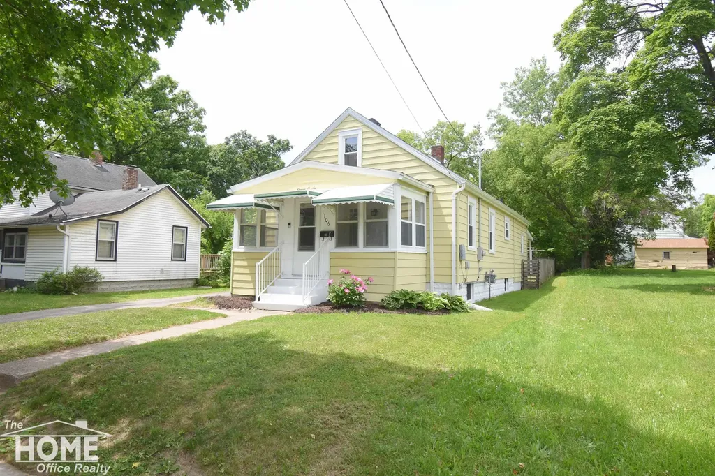 1106 Regent Street Lansing City MI 48912
