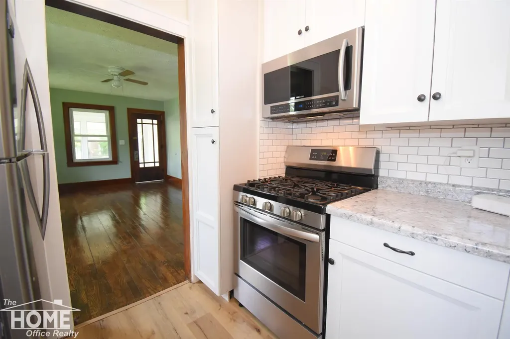 1106 Regent Street Lansing City MI 48912