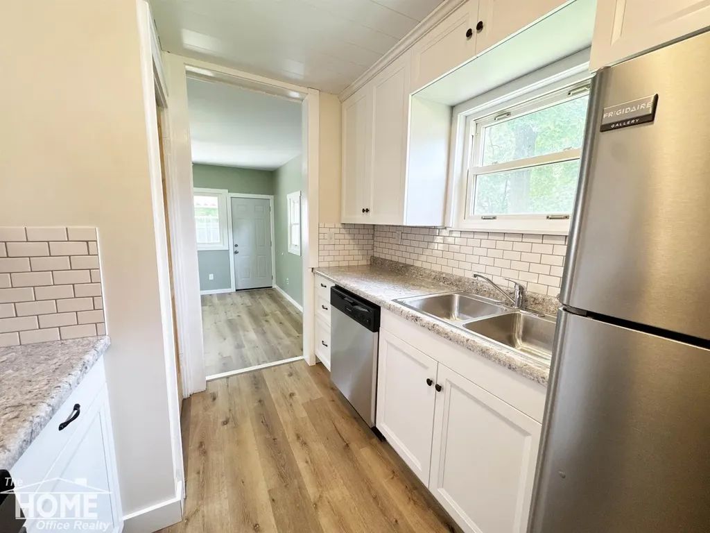 1106 Regent Street Lansing City MI 48912