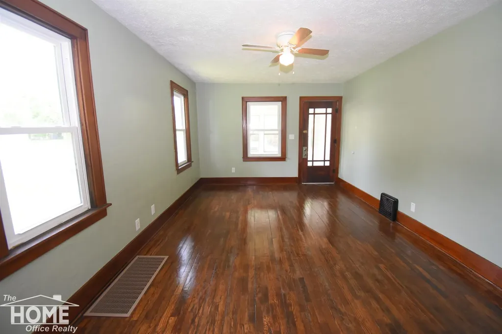 1106 Regent Street Lansing City MI 48912