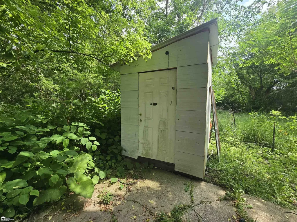 3233 Home Avenue Mt. Morris City MI 48504