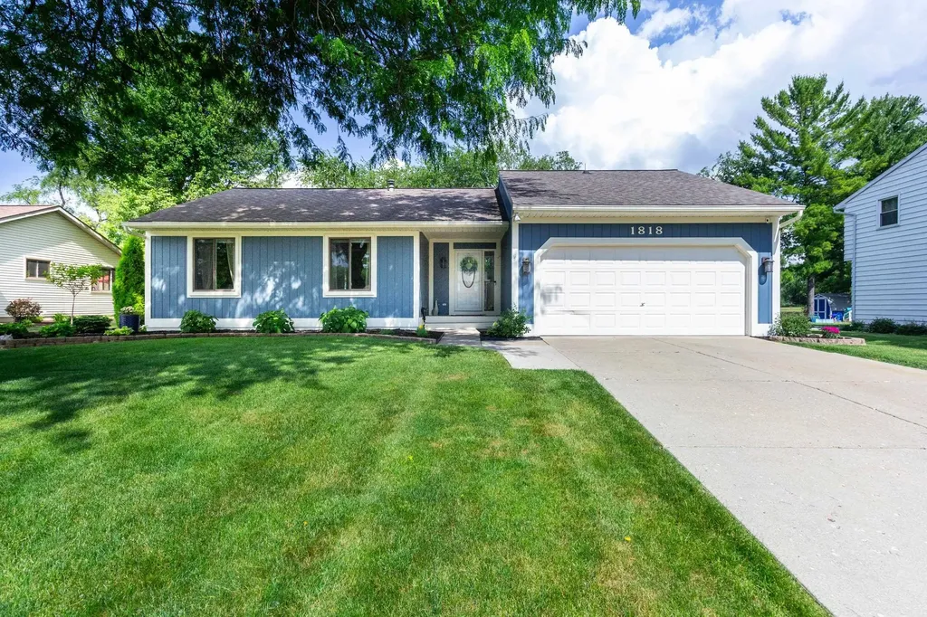 1818 Amberina Drive Delta Charter Township MI 48917