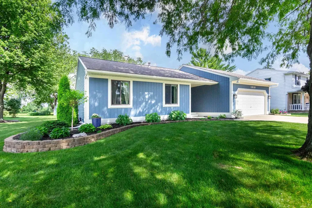 1818 Amberina Drive Delta Charter Township MI 48917