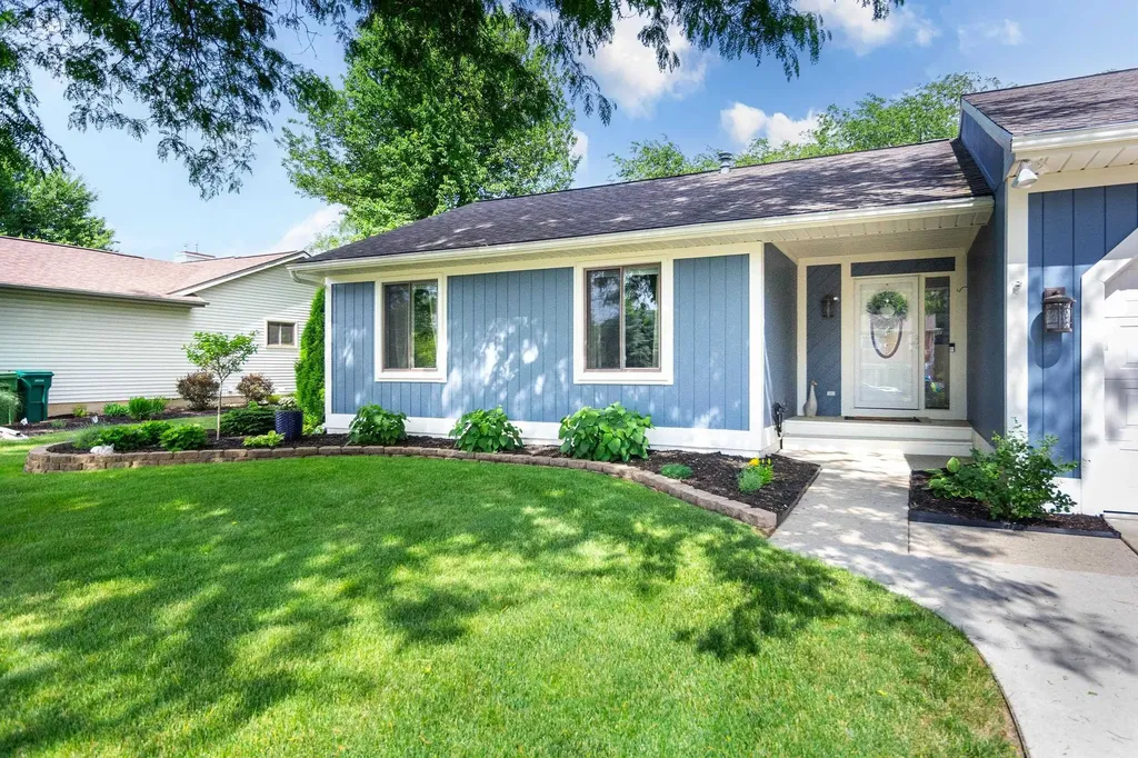 1818 Amberina Drive Delta Charter Township MI 48917