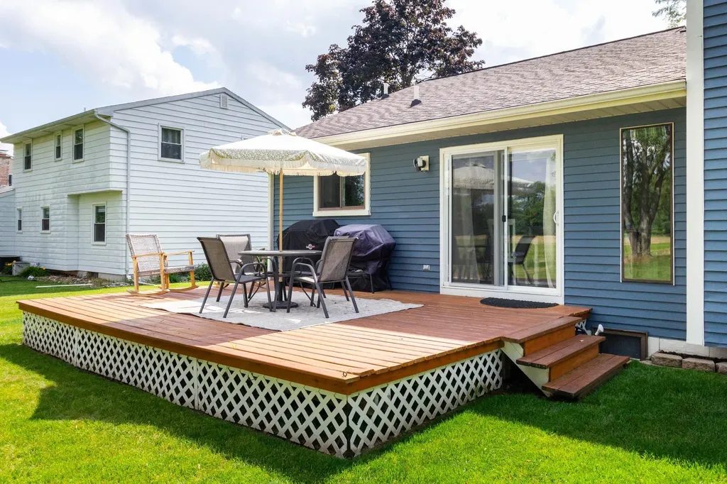 1818 Amberina Drive Delta Charter Township MI 48917