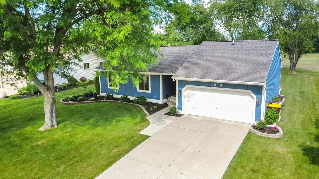 1818 Amberina Drive Delta Charter Township MI 48917
